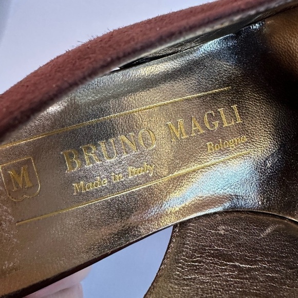 Bruno Magli Vintage Sling Back Kitten Heels - Picture 10 of 12